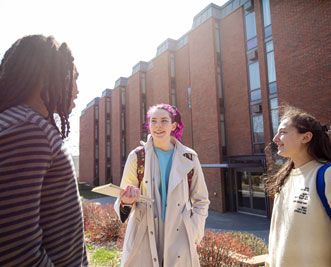 A student meets with a Cornell College admission counselor to discuss the application process.