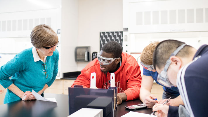 Cornell College chemistry professor works with health and medical professions students.