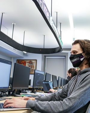 Cornell College students work in the in the Finance Lab