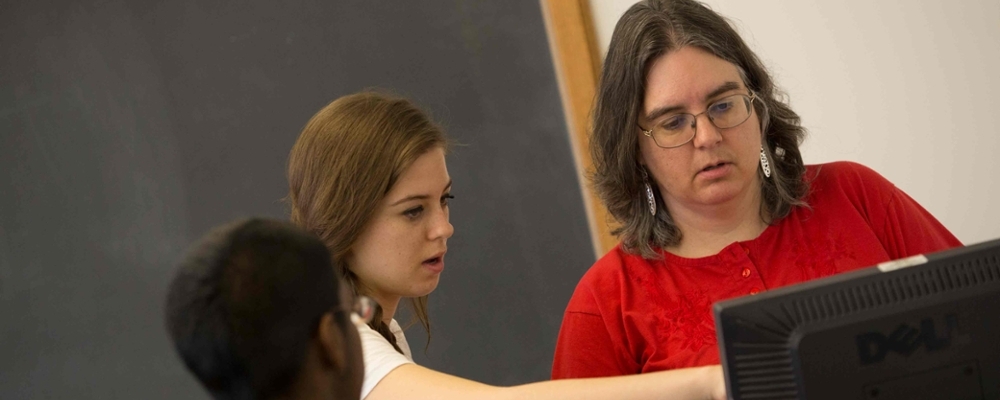 Professor of Statistics works with Cornell students. 