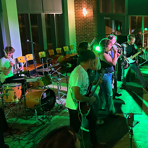 The Pop/Contemporary ensemble performing in Thomas Commons