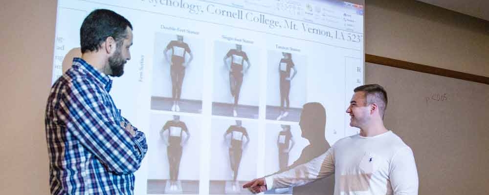psych faculty and student collaborate