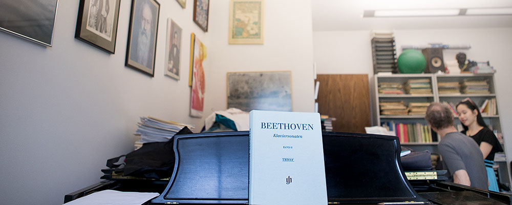 Professor Martin works with student on Beethoven research.