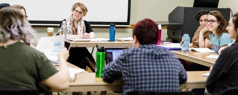 Sociology and anthropology class meets with professor