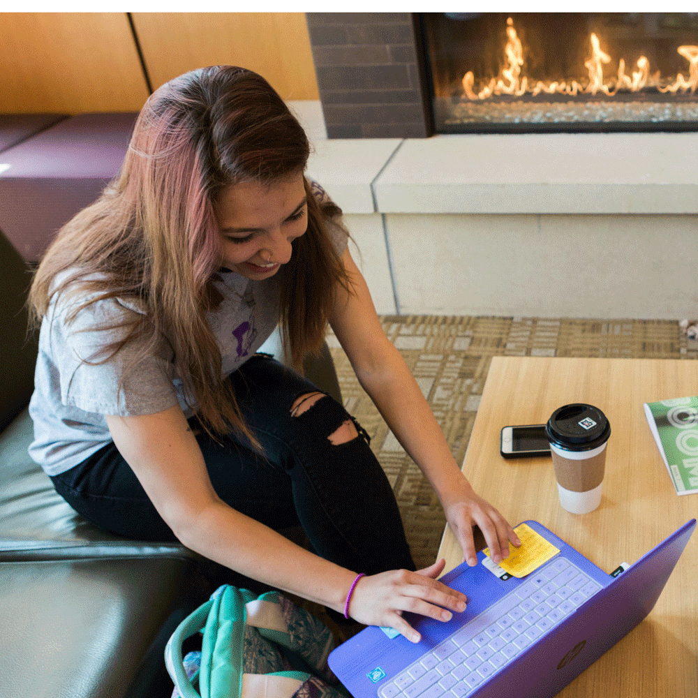 Cornell College students get assistance from the Academic Technology Studio